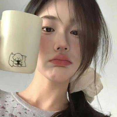 潇洒佳人淡淡妆